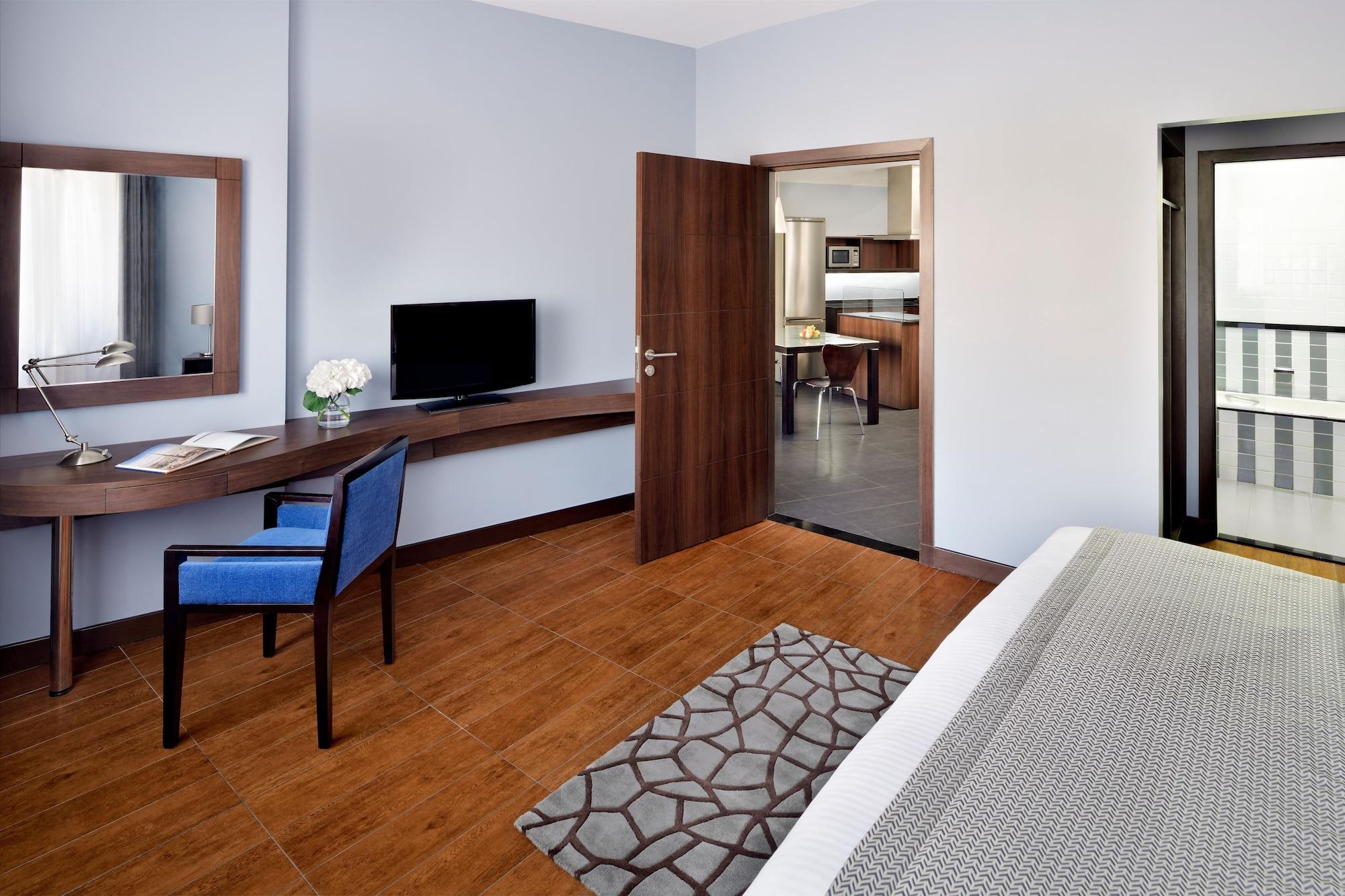 โมเวนพิคโฮเต็ล อพาร์ตเมนต์ อัล มัมซาร์ ดูไบ Aparthotel ภายนอก รูปภาพ A typical bedroom at the residence halls