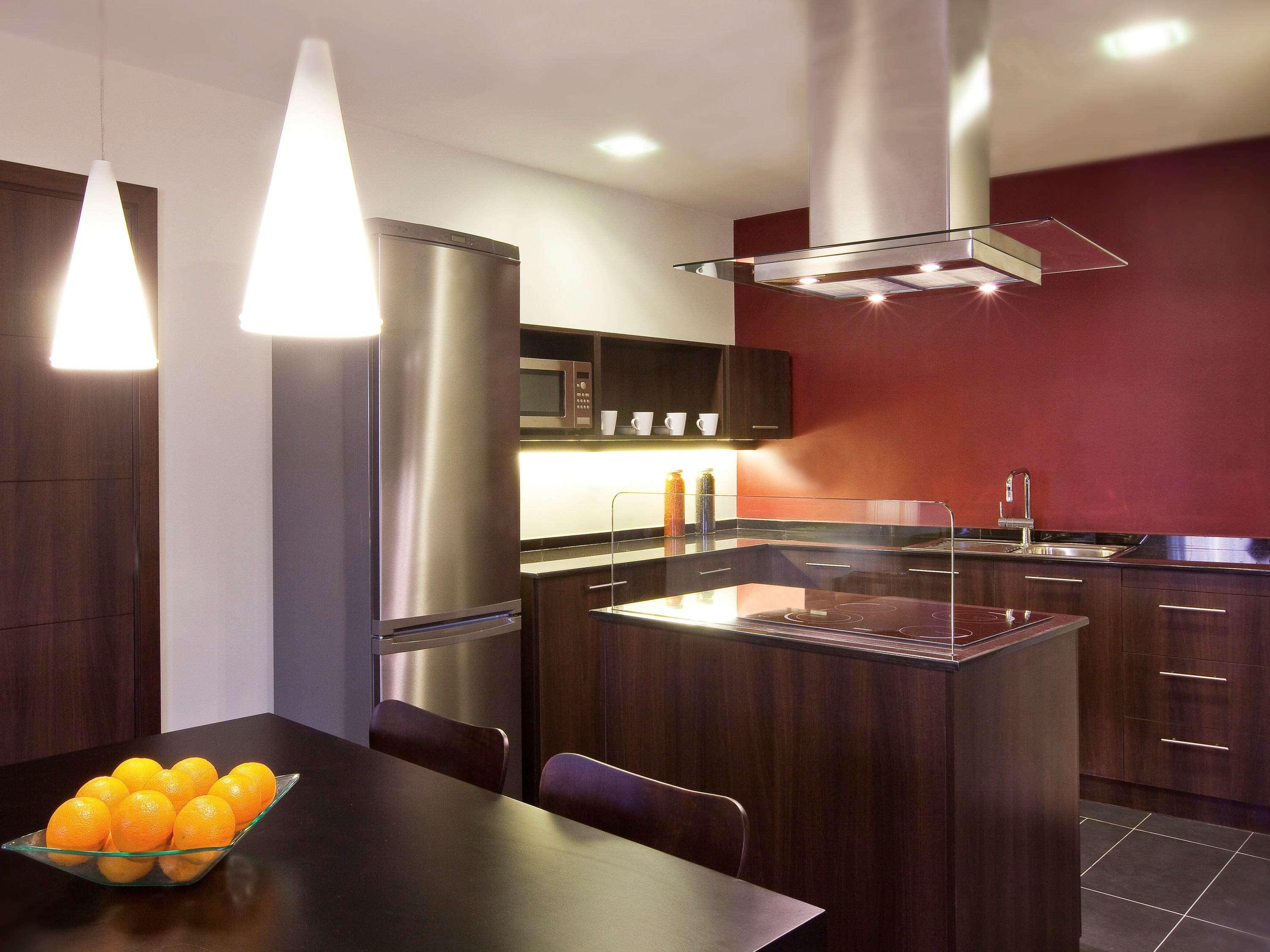 โมเวนพิคโฮเต็ล อพาร์ตเมนต์ อัล มัมซาร์ ดูไบ Aparthotel ภายนอก รูปภาพ A modern kitchen