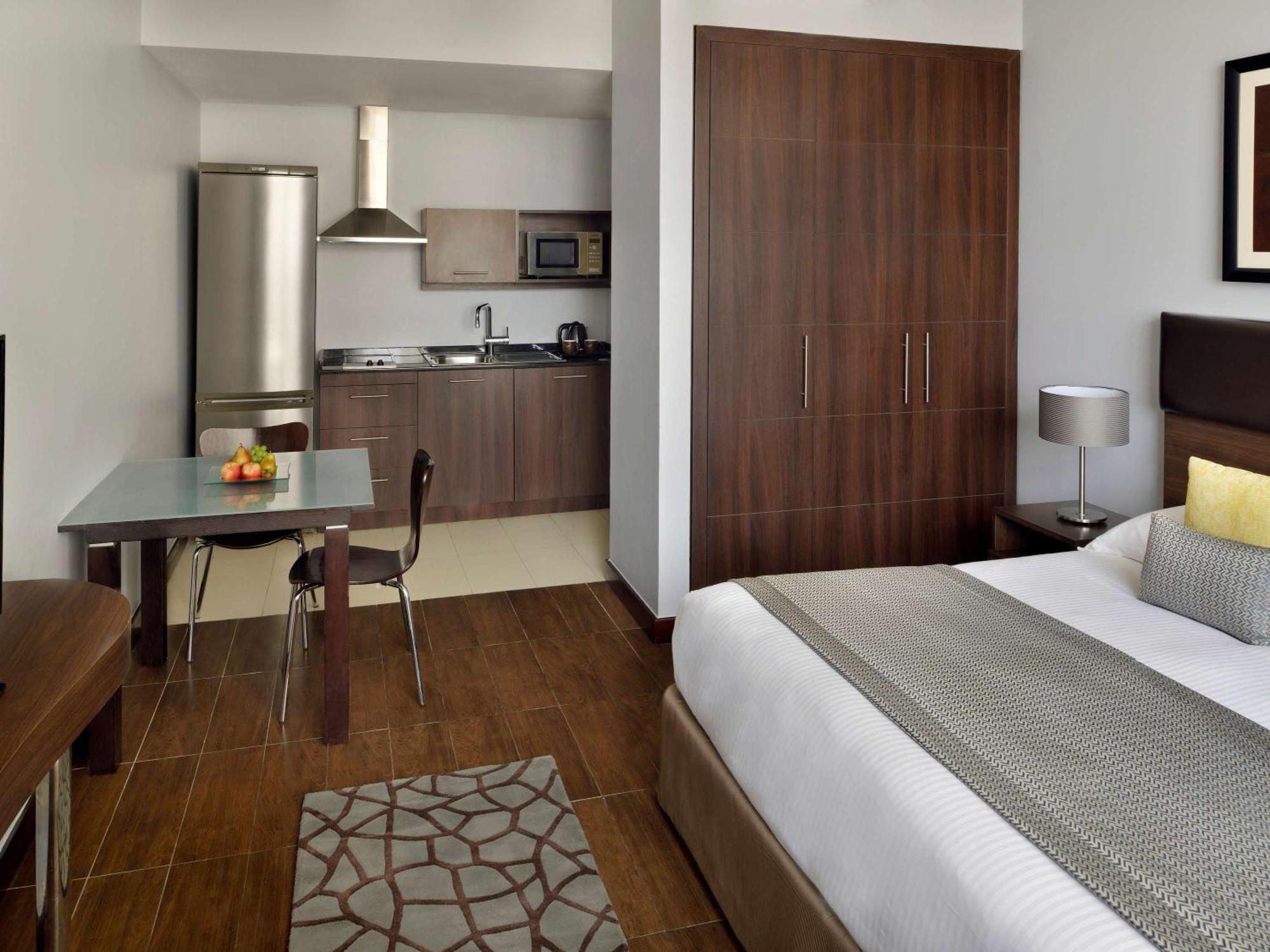 โมเวนพิคโฮเต็ล อพาร์ตเมนต์ อัล มัมซาร์ ดูไบ Aparthotel ภายนอก รูปภาพ Studio apartment